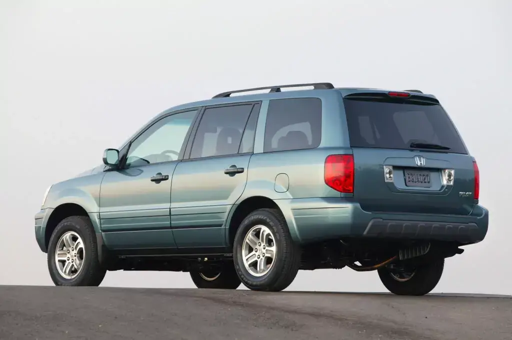 #1 Peor año: Honda Pilot 2005 (3.21 Rating)