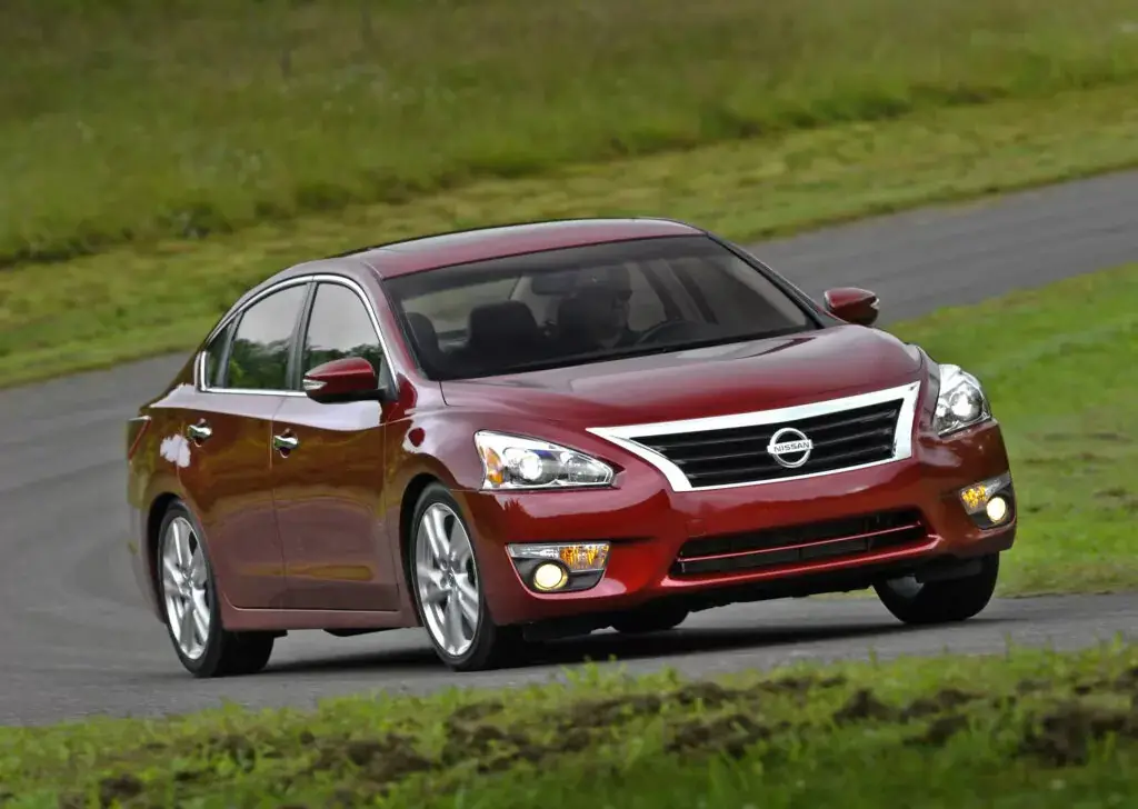 #1 Peor Año: Nissan Altima 2013 (Calificación 2.4)