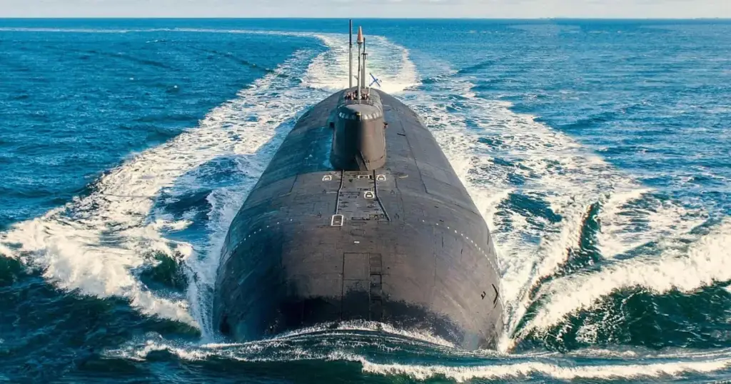 1. Submarino Belgorod clase Oscar-II, Rusia (178,1 m)