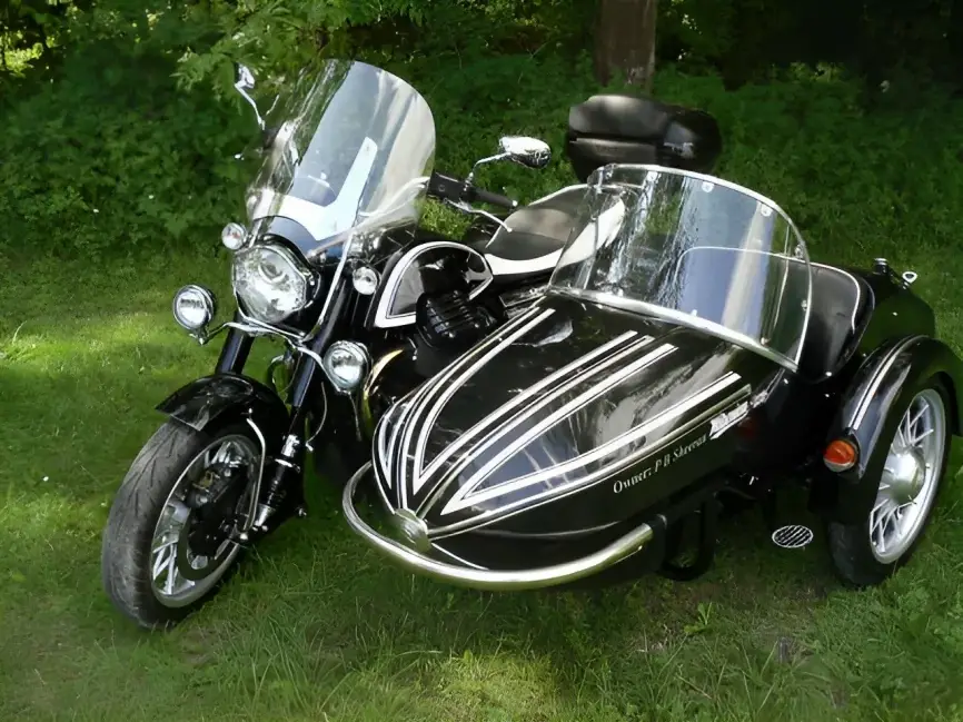 10. Moto Guzzi California Touring 1400 con Sidecar