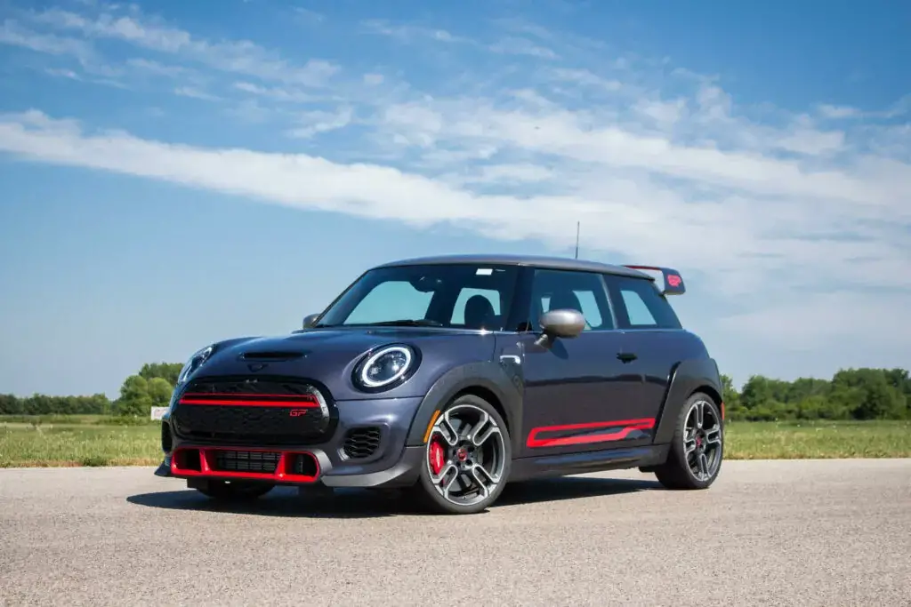 #12 Mejor año: Mini Cooper 2021 (calificación de 4.20)