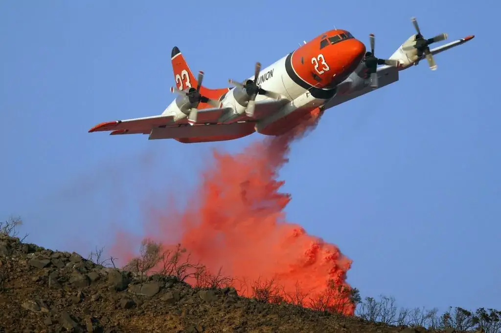 15. Aviones de extinción de incendios