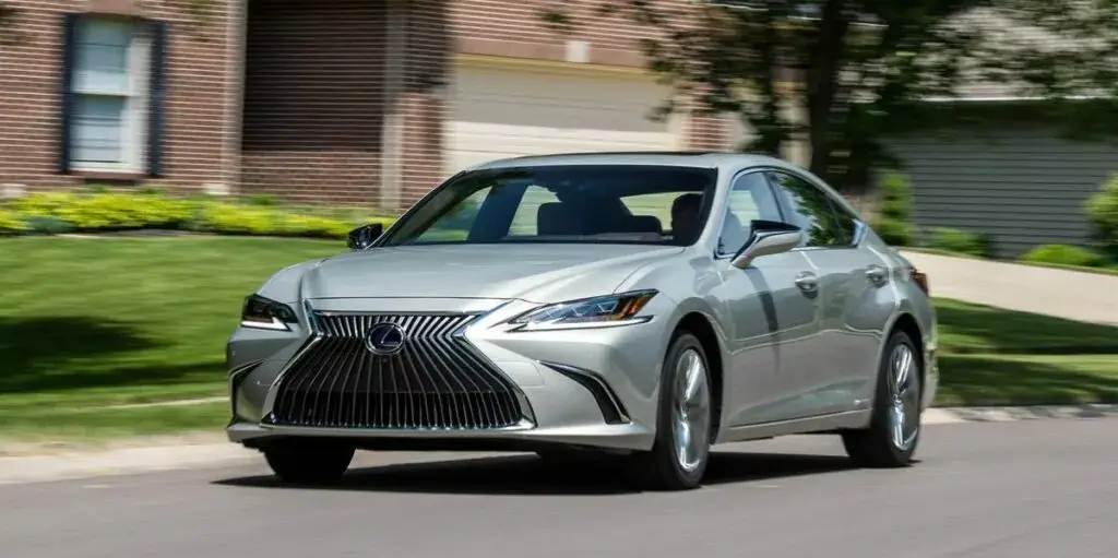 15. Lexus ES Híbrido: