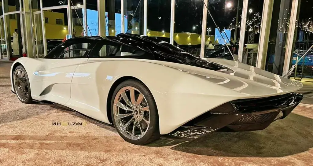 15. McLaren Speedtail: 400 km/h