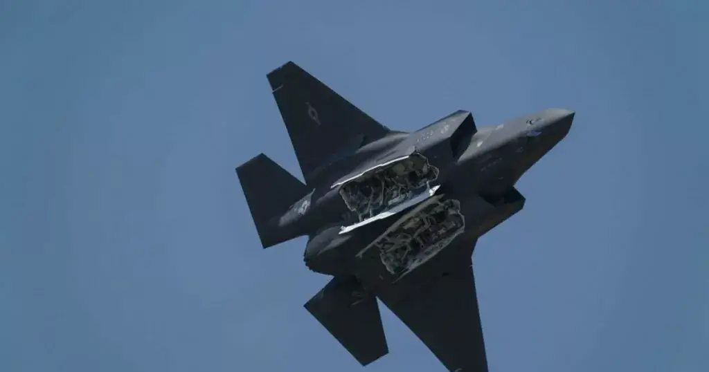 #16 Aviones de combate: