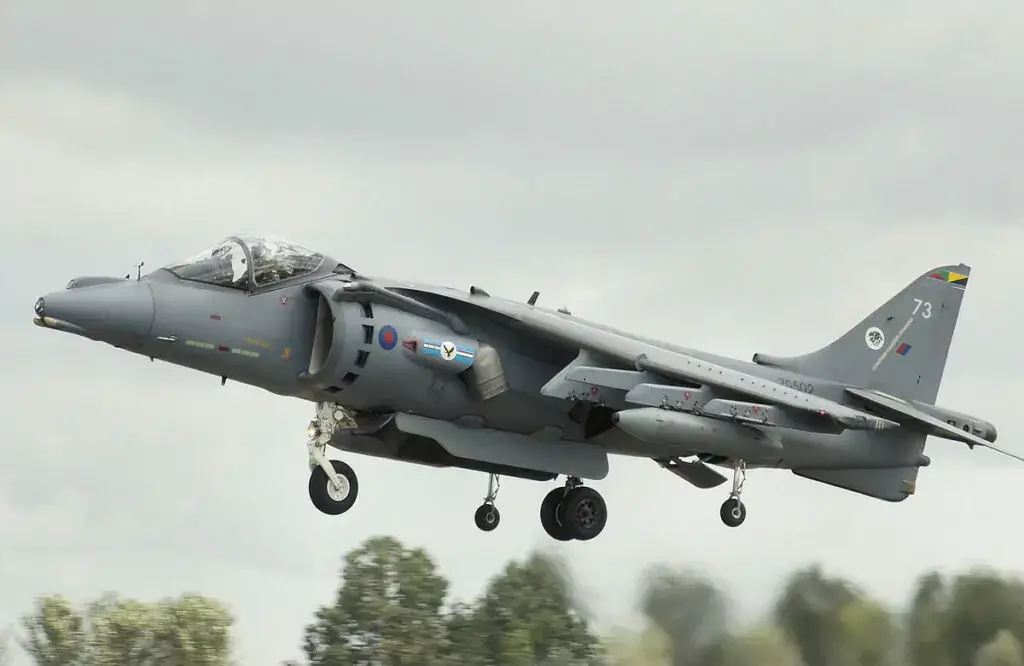 #17 Aviones verticales de despegue y aterrizaje cortos: