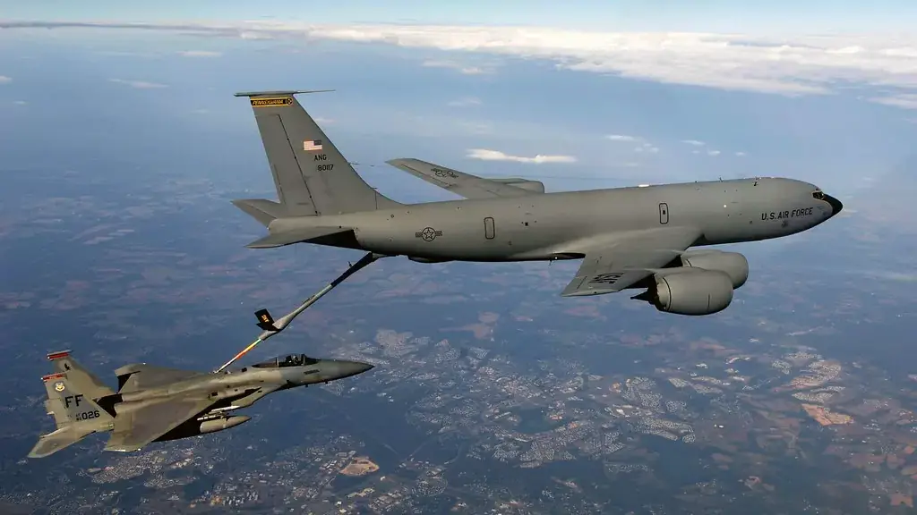 #18 Reabastecimiento de aviones: