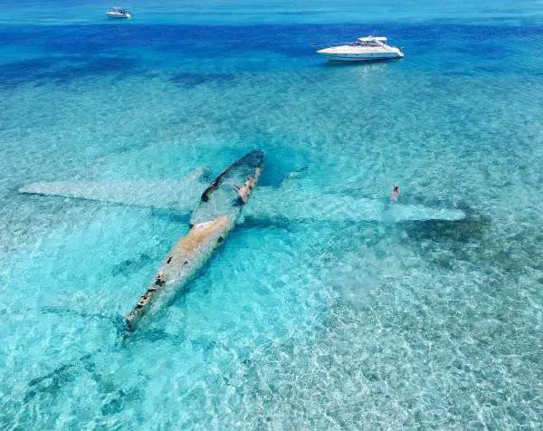 El avión Curtiss C-46 Commando de Pablo Escobar, Story y más...