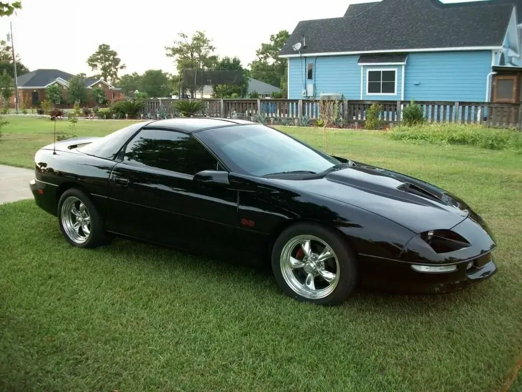 2. Peor año: Chevrolet Camaro 1996 (calificación de 3.61)