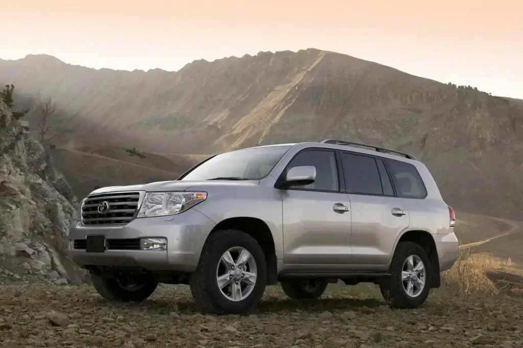 2. Peor año: Toyota Land Cruiser 2008 (calificación de 3.87)