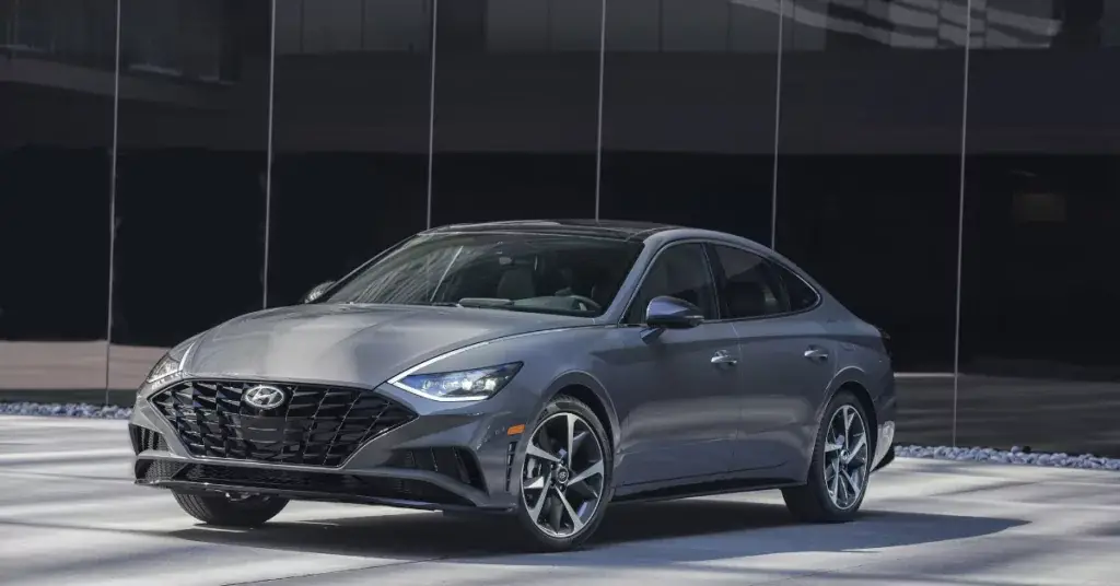 21.Hyundai Sonata