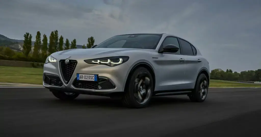 3. Alfa Romeo Stelvio 2024