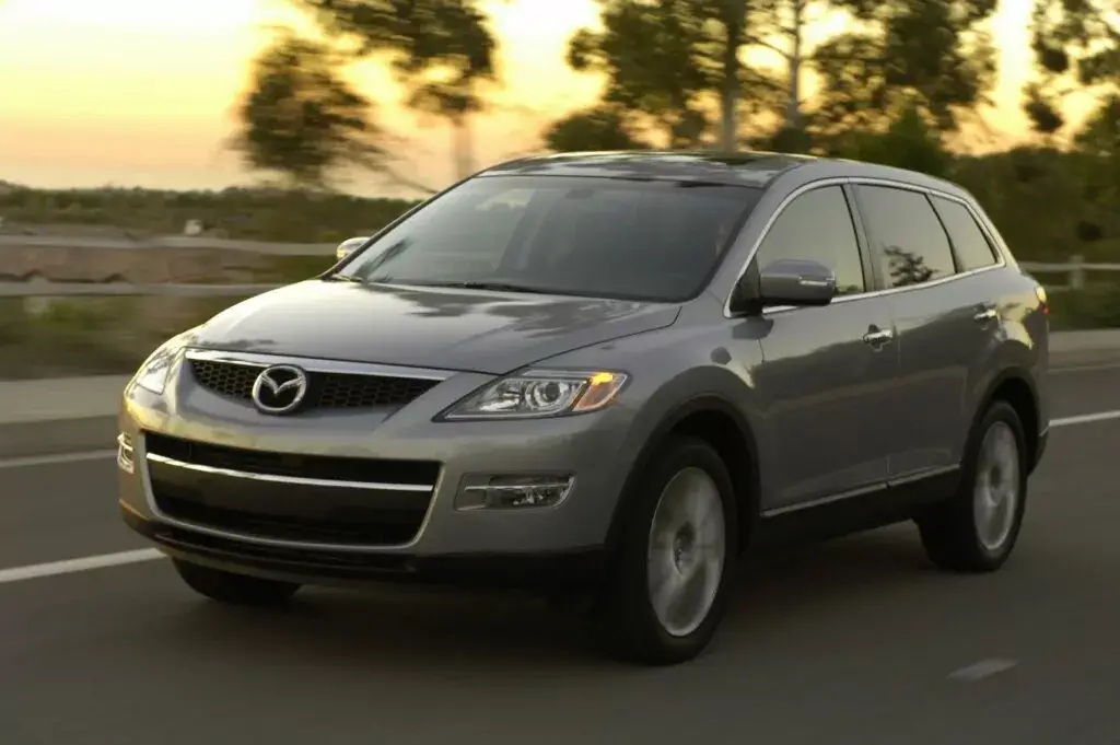 3. Peor año: Mazda CX-9 2008 (calificación de 3.38)