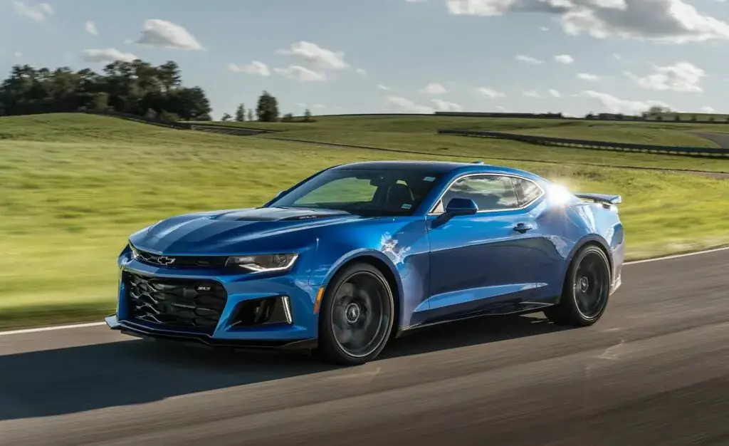 4. Mejor año: Chevrolet Camaro 2018 (calificación de 4.33)