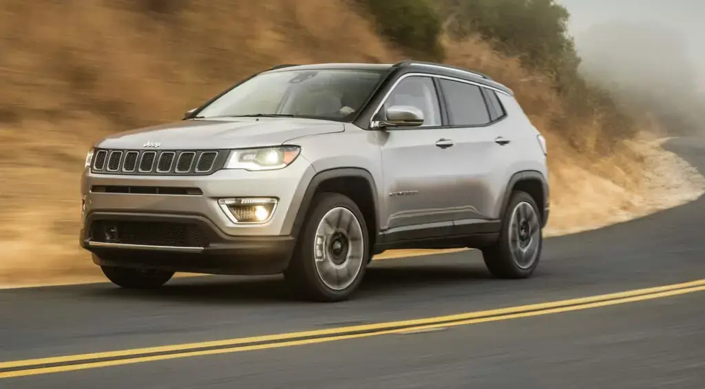 4. Peor año: Jeep Compass 2017 (calificación de 3.42)