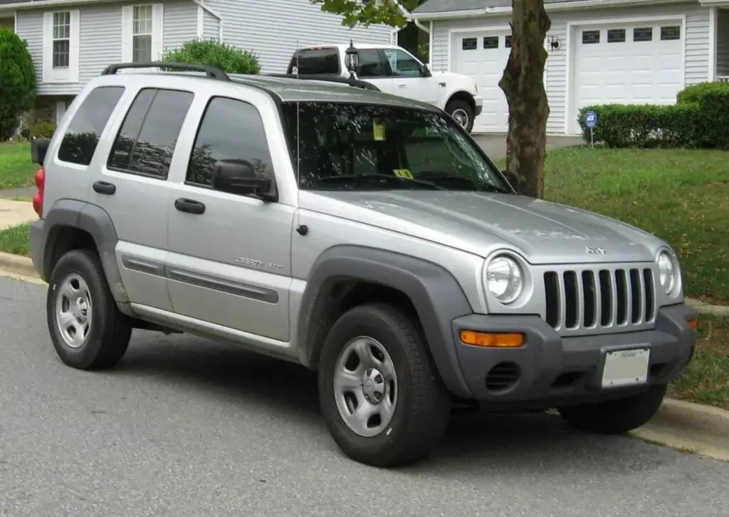 4. Peor año: Jeep Liberty 2004 (calificación de 3.28)