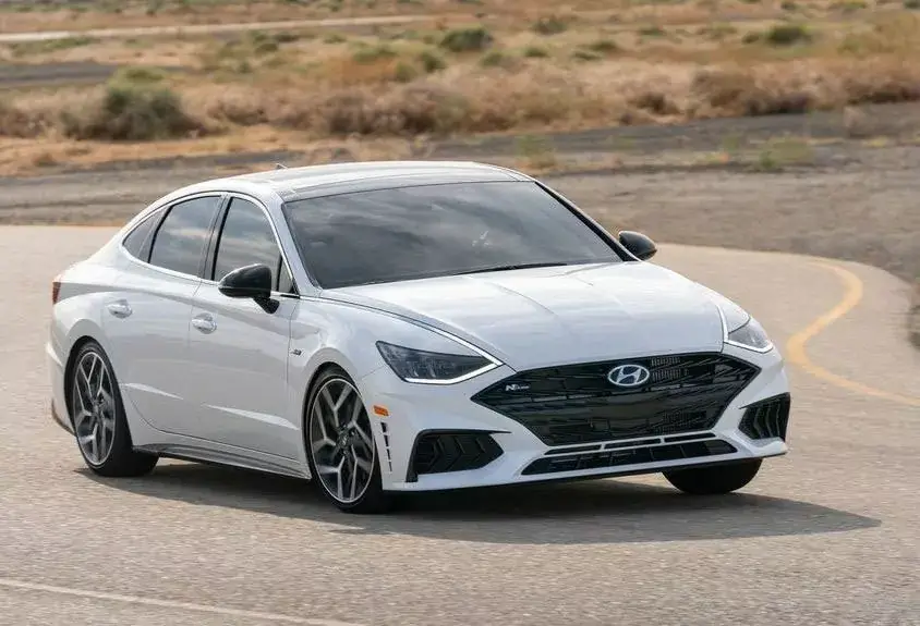 4.Hyundai Sonata: