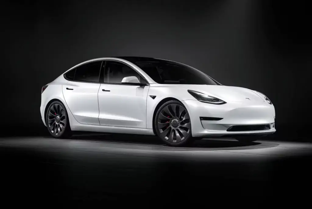 4. Tesla Modelo 3