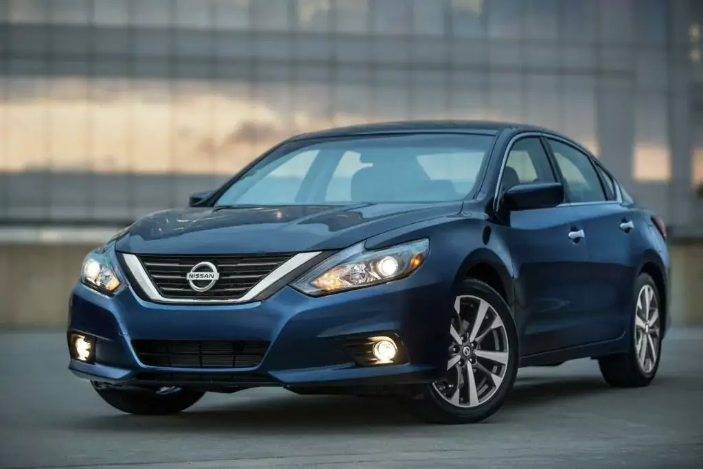#5 Peor año: Nissan Altima 2016 (calificación de 3.89)