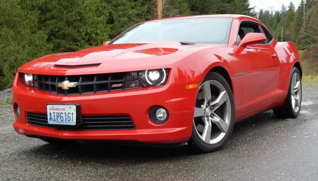 6. Peor año: Chevrolet Camaro 2013 (calificación de 3.71)