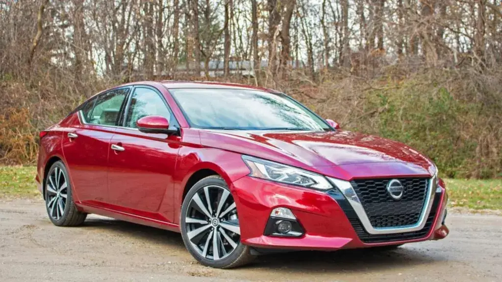 #6 Peor año: Nissan Altima 2019 (calificación de 3.95)