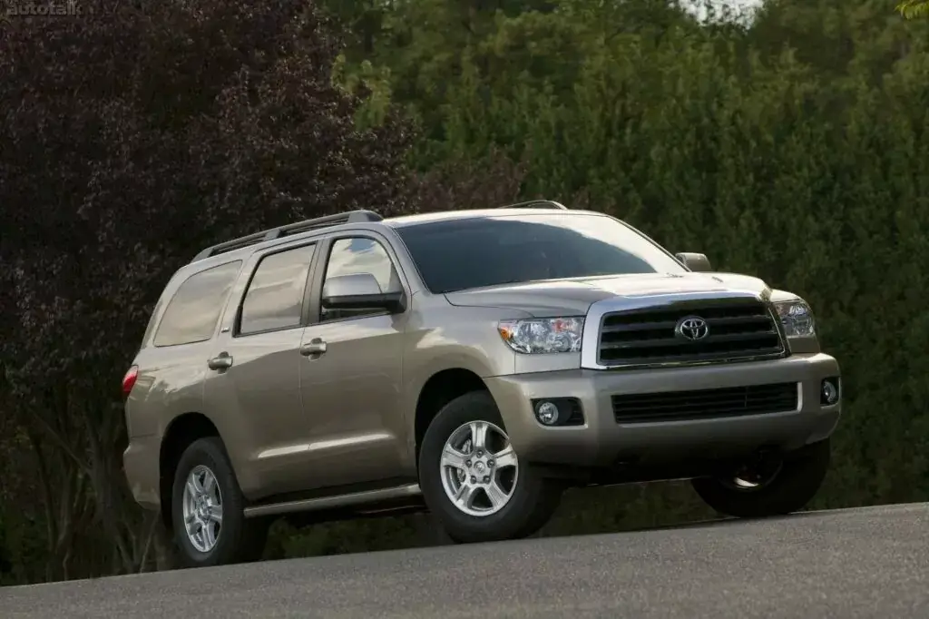 6. Peor año: Toyota Sequoia 2008 (calificación de 3.94)