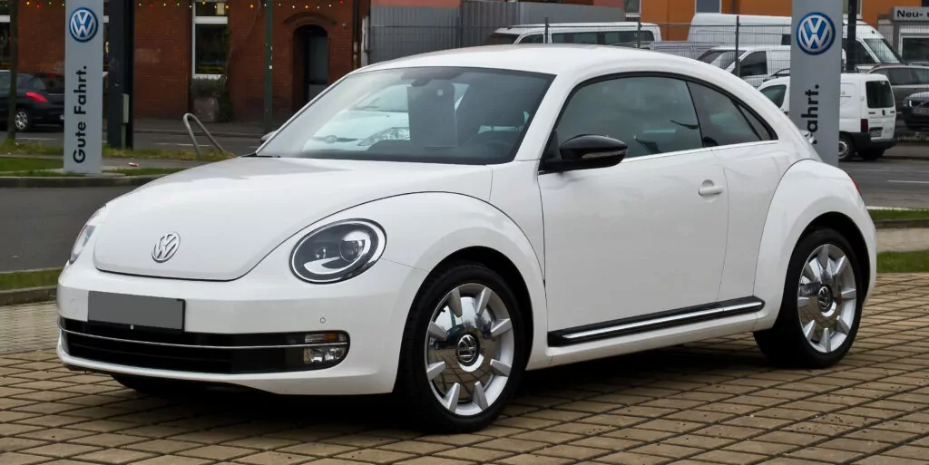 #6 Peor año: Volkswagen Beetle 2013 (calificación de 3.82) #6 Peor año: Volkswagen Beetle 2013 (calificación de 3.82)