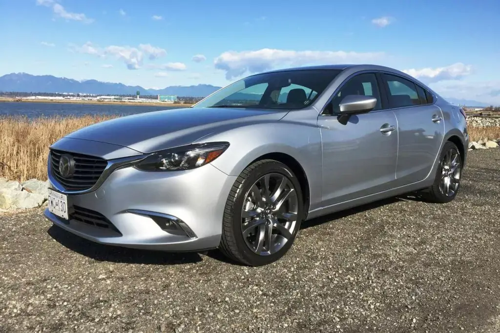 6. Mazda6 2016 (calificación de 4.38)