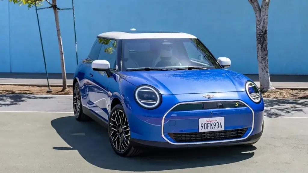 6.Mini Cooper 2024