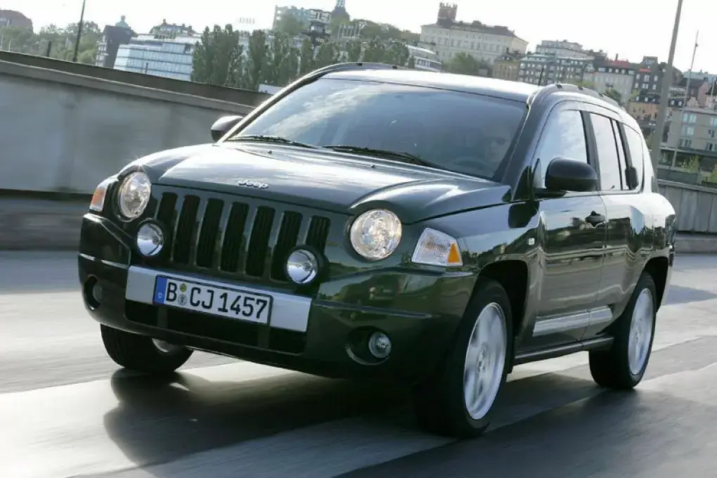 7. Peor año: Jeep Compass 2010 (calificación de 3.68)