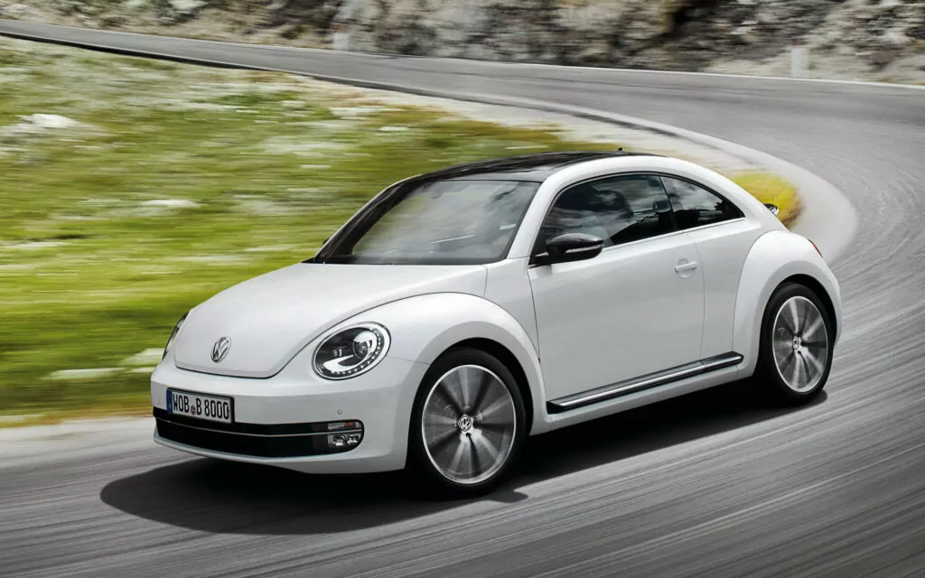 #7 Peor año: Volkswagen Beetle 2012 (calificación de 3.93) #7 Peor año: Volkswagen Beetle 2012 (calificación de 3.93)