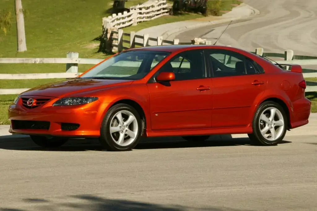7. Mazda6 2005 (calificación de 3.82)