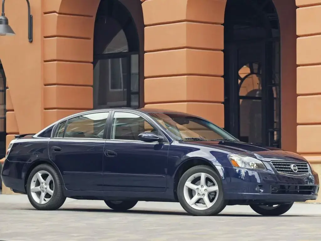 #8 Mejor Año: 2005 Nissan Altima (4.08 Rating)