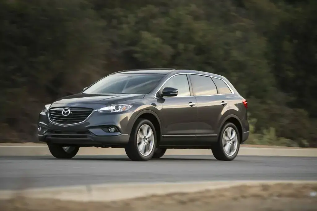 8. Peor año: Mazda CX-9 2014 (calificación de 3.88)