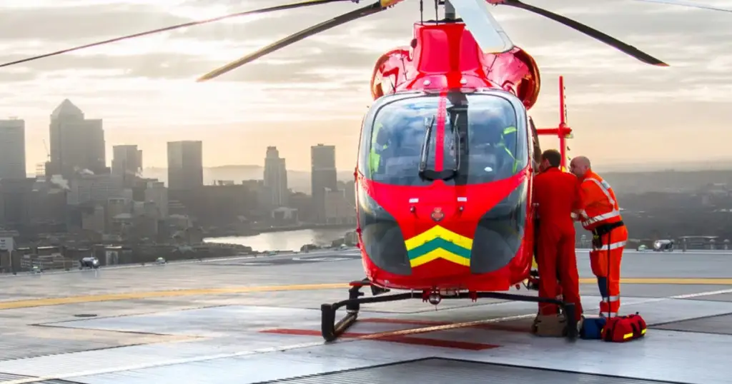 8. Helicóptero de ambulancia aérea: