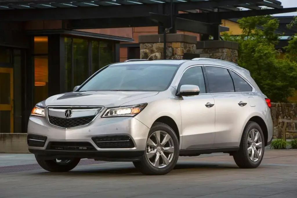 9. Peor año: Acura MDX 2015 (calificación de 3.86)