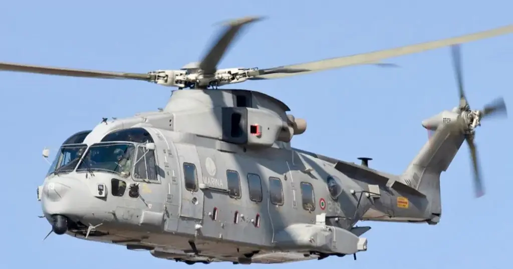 9. Helicóptero de transporte de tropas: