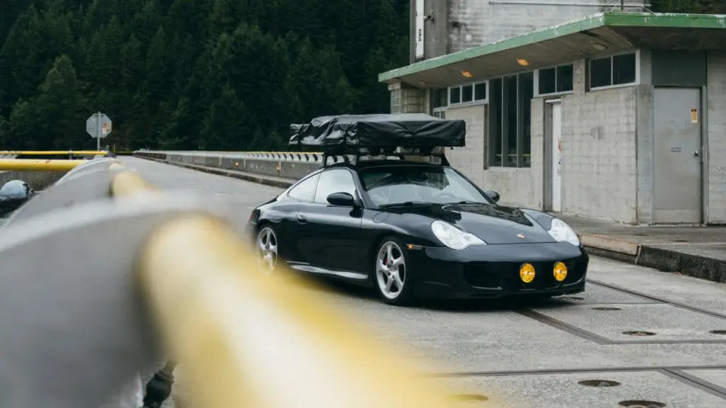 996 Porsche 911 Carrera 4 - Foto de Porsche