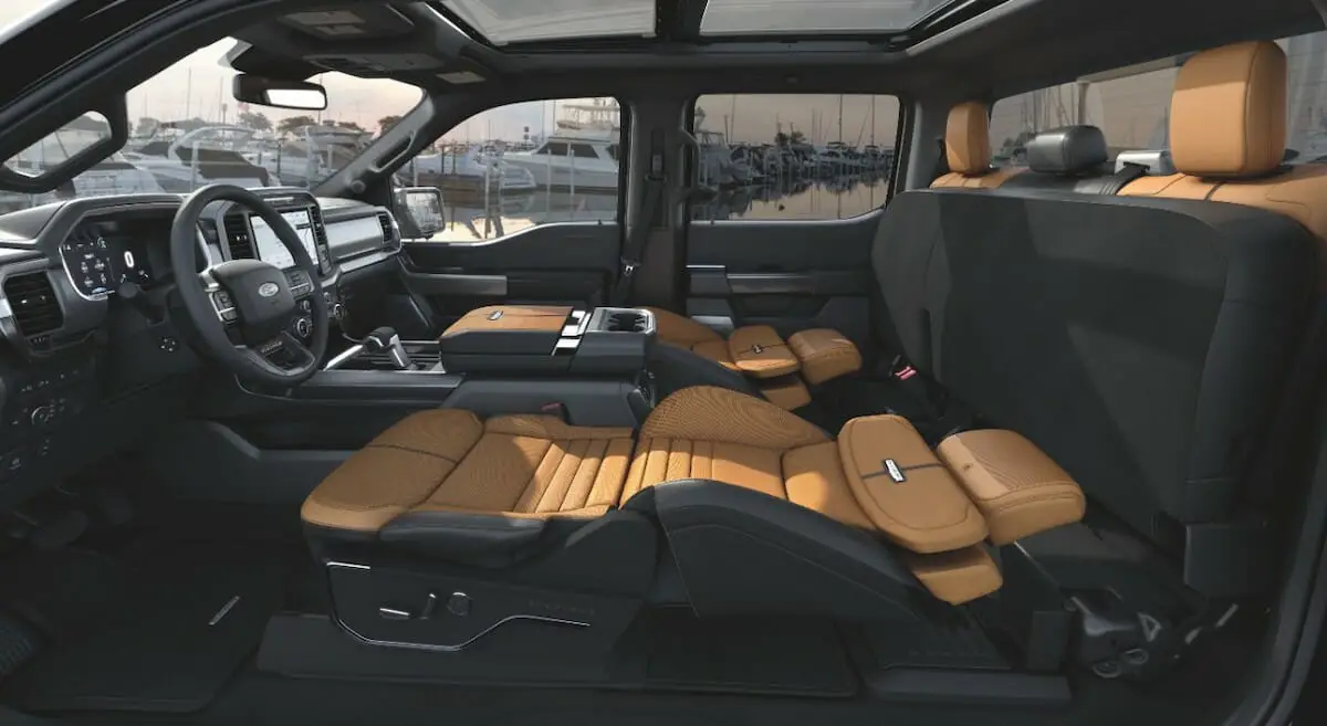 Asientos reclinables Ford F-150 Max - Foto de Ford