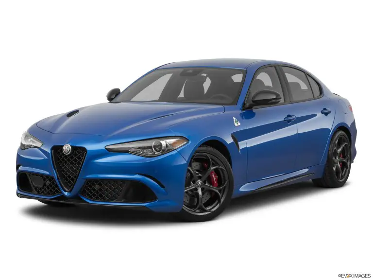 Alfa Romeo Giulia Quadrifoglio 2020 azul con fondo blanco
