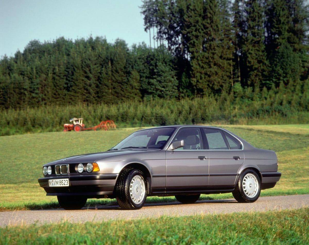 BMW E34 Serie 5-Foto de BMW