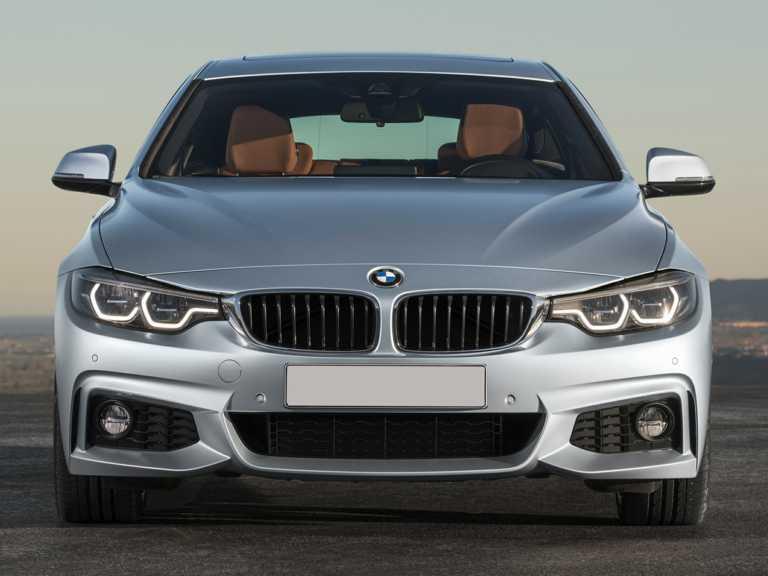 BMW Serie 2020 4 plateado desde la parte delantera