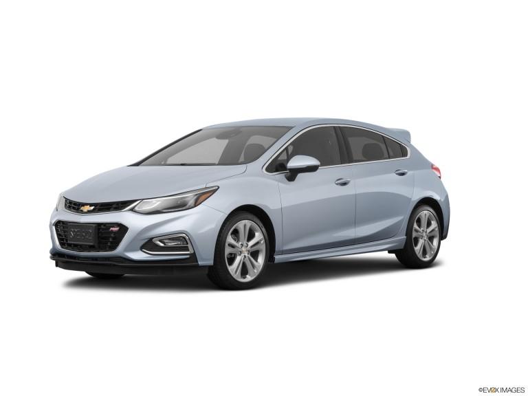 Chevrolet Cruze 2017 azul claro con fondo blanco