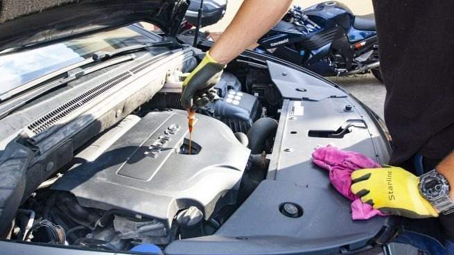 Cómo cambiar el aceite de tu coche de la forma correcta