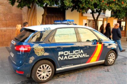 Cómo convertir un coche normal en un coche de policía