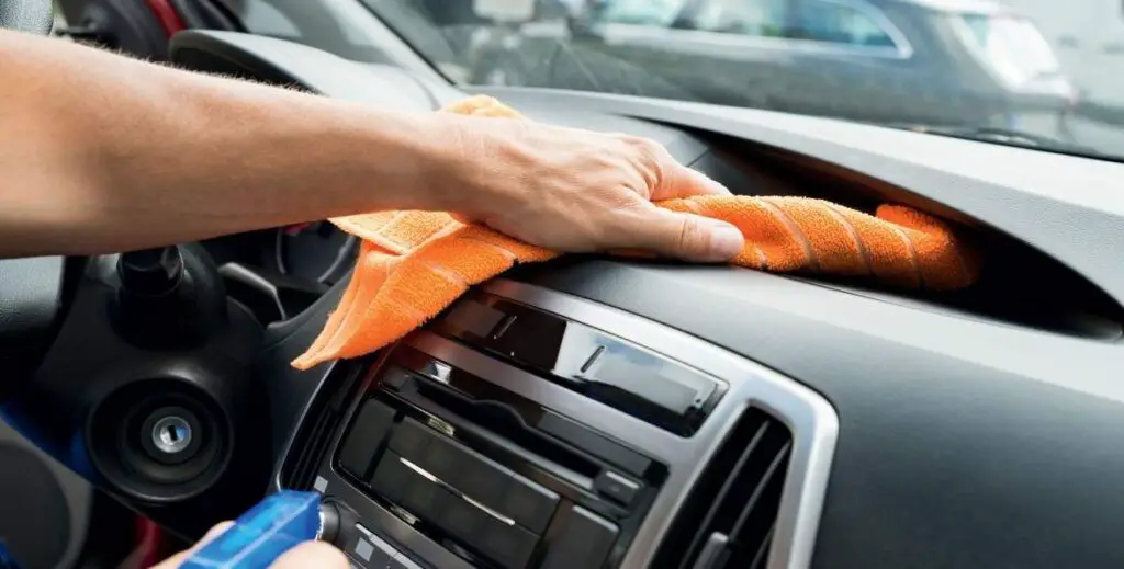 Cómo darle a tu coche la mejor limpieza posible