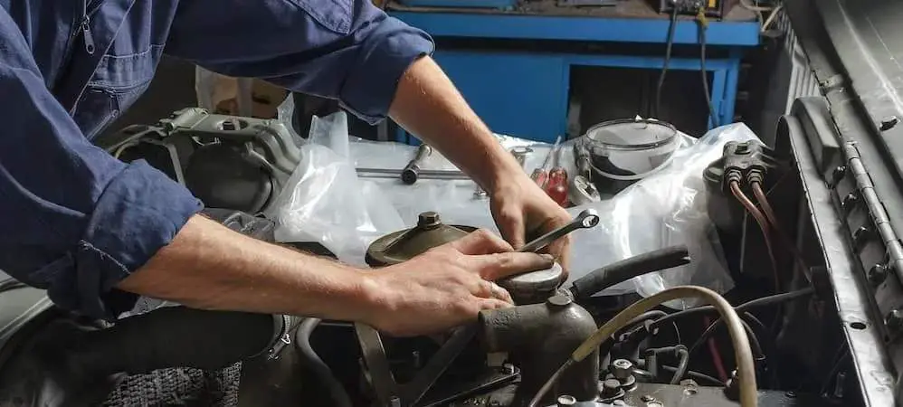 Cómo diagnosticar y reemplazar un motor de arranque