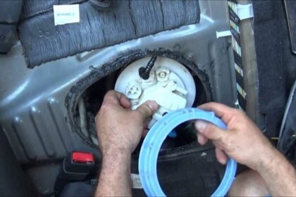 Cómo diagnosticar y reemplazar una bomba de combustible