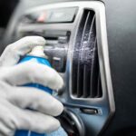 Cómo eliminar los olores del aire acondicionado en su automóvil