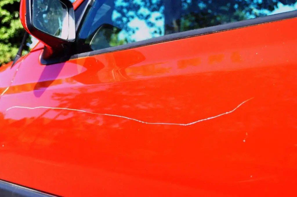 Cómo eliminar PERMANENTEMENTE los arañazos de un coche